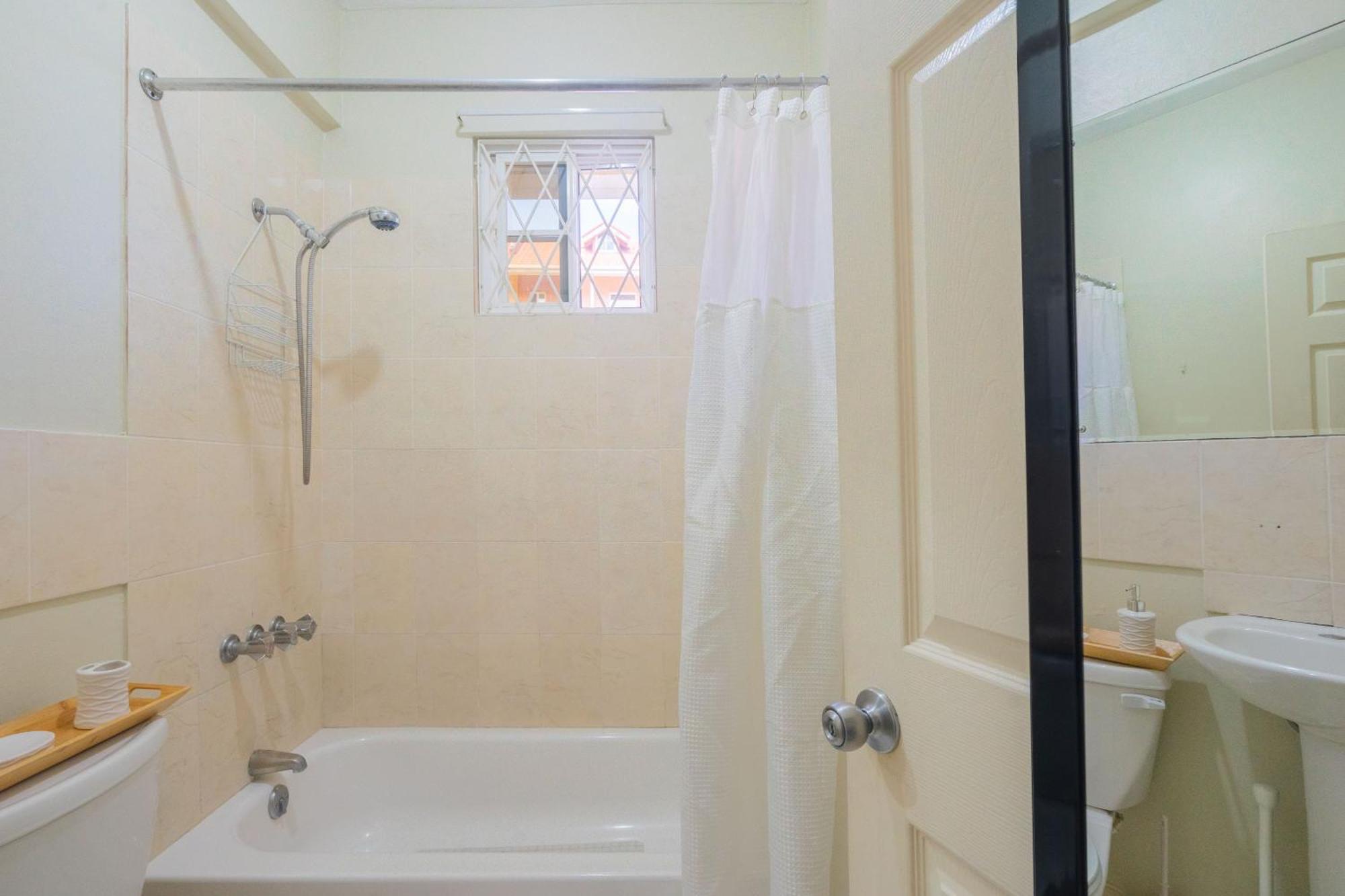 Musgrave Annex- Comfy 1 Bedroom Apartment On The Ground Floor Kingston Exterior foto